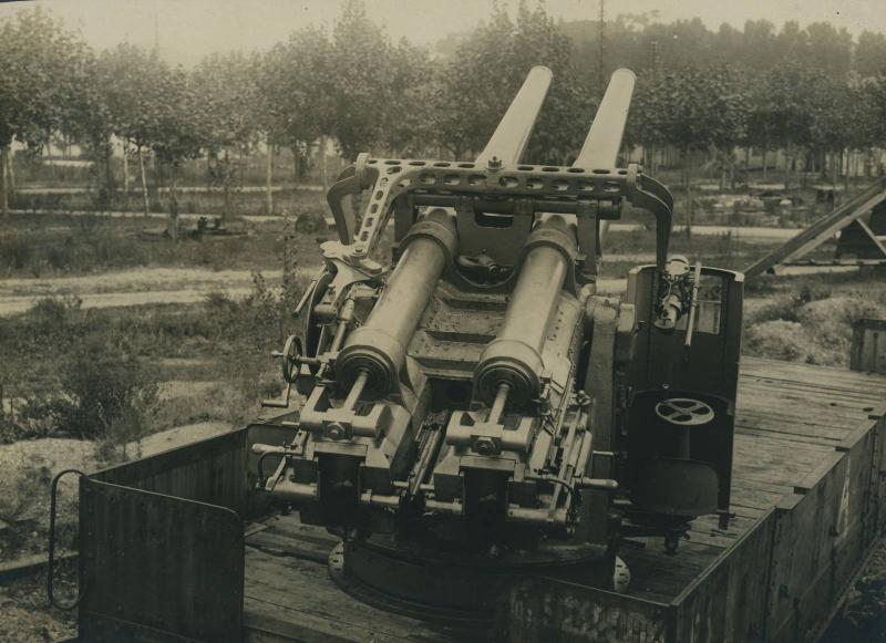 Affusto binato navale 102/45