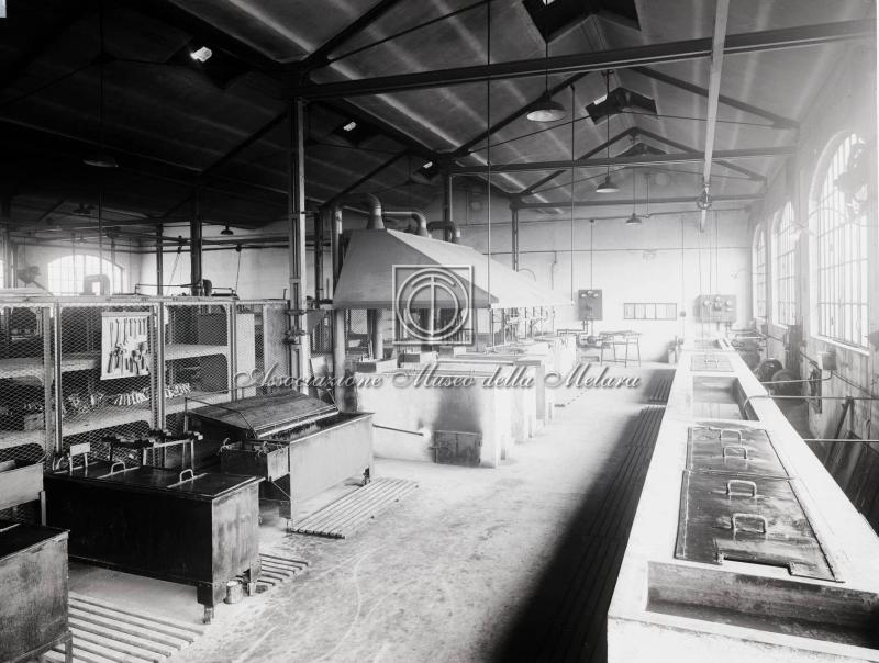 Interno dello stabilimento. Reparto trattamenti termici (3)