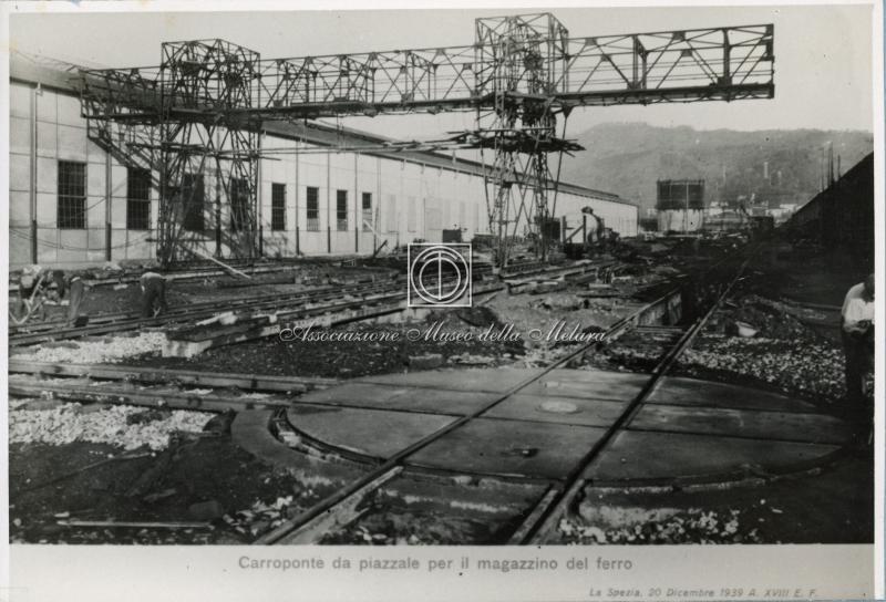 Carroponte da piazzale per il magazzino del ferro