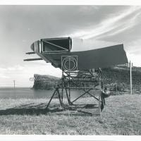 Mitragliera calibro 8 montata sull'ala di un aereo